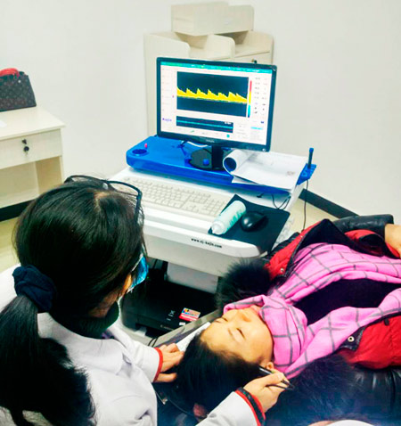 安裝后TCD分析儀投入工作中.jpg 安裝后TCD分析儀投入工作中.jpg