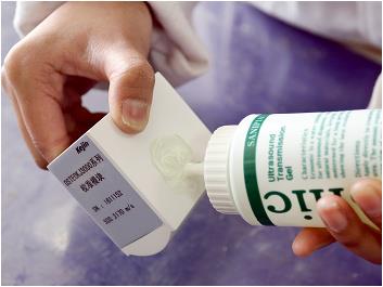 超聲跟骨骨密度儀校準(zhǔn)模塊耦合劑涂抹圖.jpg 超聲跟骨骨密度儀校準(zhǔn)模塊耦合劑涂抹圖.jpg