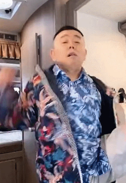 潘長(zhǎng)江骨折.jpg 潘長(zhǎng)江骨折.jpg